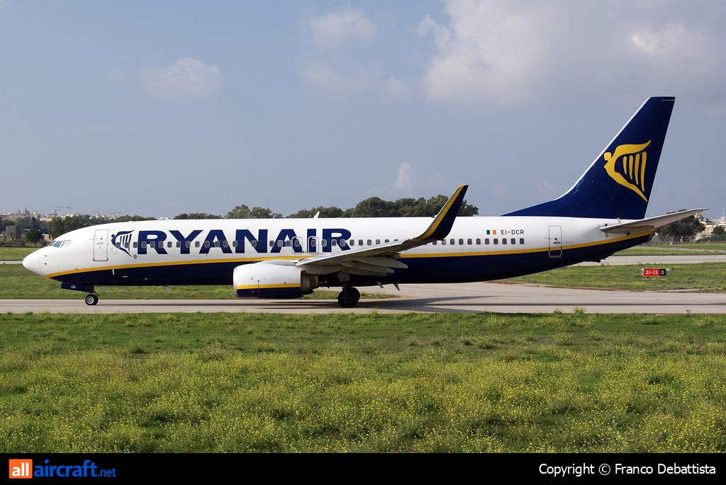 EI-DCR · Boeing 737-8AS(WL) · (MLA / LMML)