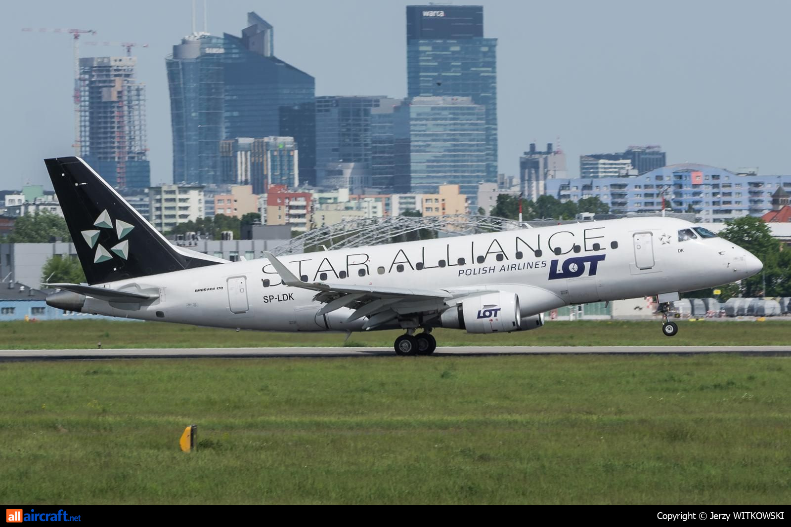 SP-LDK · Embraer 170-100LR · (WAW / EPWA)