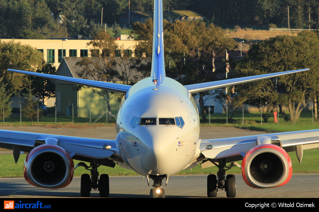 LN-RRM · Boeing 737-783 · (SVG / ENZV)