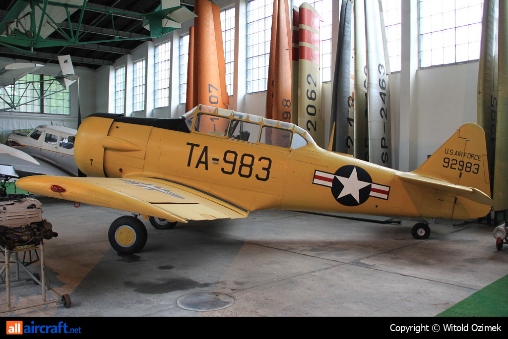 49-2983 · North American T-6G Texan · -