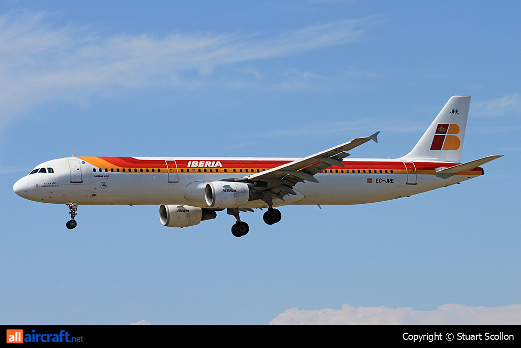 EC-JRE · Airbus A321-211 · (BCN / LEBL)